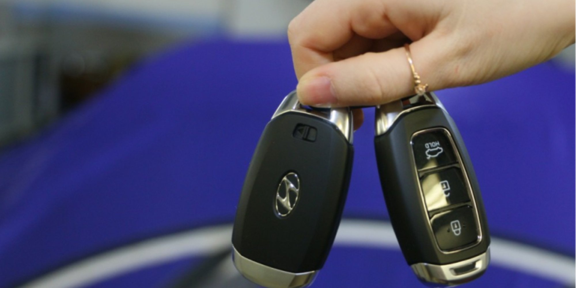 Car keys ayla. Ключ Хендай Солярис бесключевой. Solaris 2015 ключ бесключевой. Ключ от Хендай Соната 2021. Hyundai Elantra 2015 ключ.